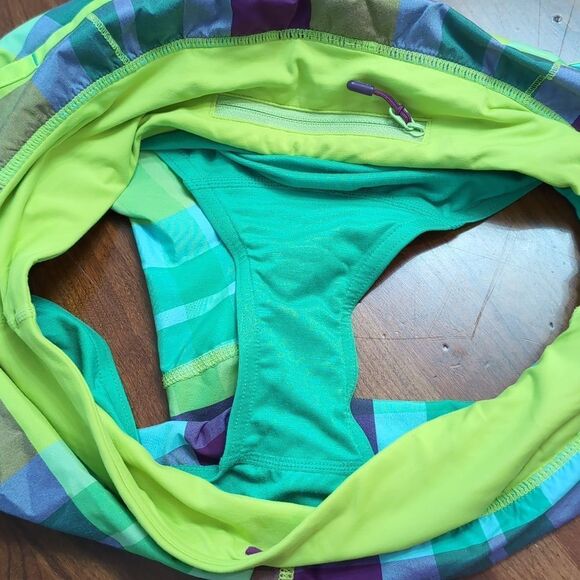 Lululemon Plaid Speed Shorts Lime Power Purple Plaid Sz 6 - Picture 6 of 9